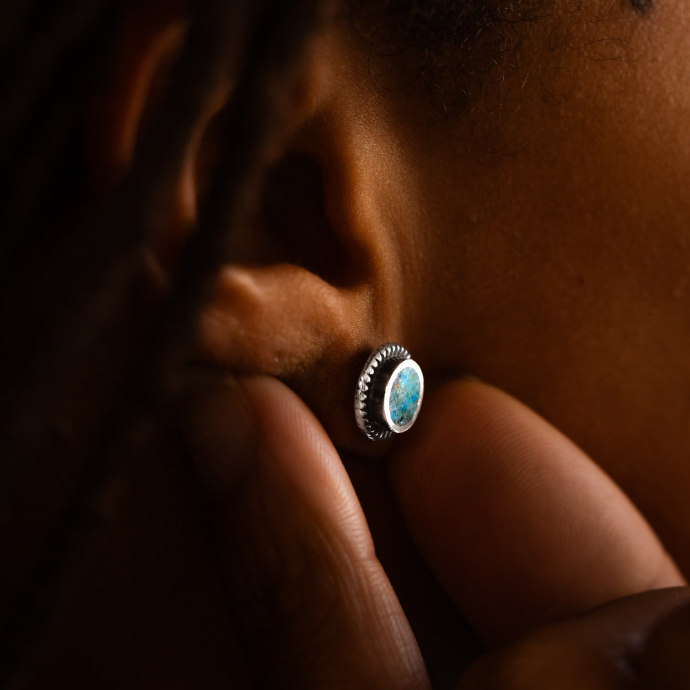 Radiante: Turquoise Chip Inlay Stud Earrings