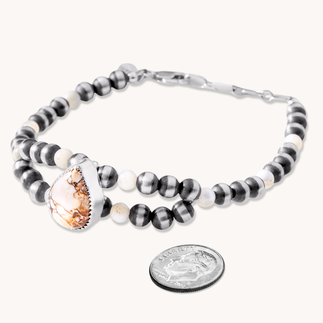 Beaded Bracelet with Magnesite & Mother of Pearl