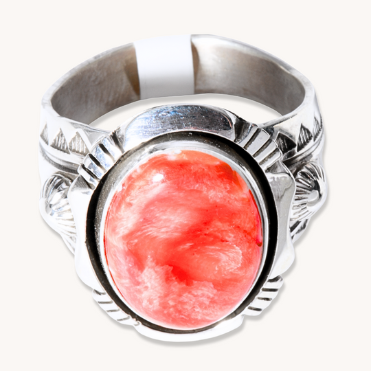 Spiny Oyster Ring with Saw-Work Border