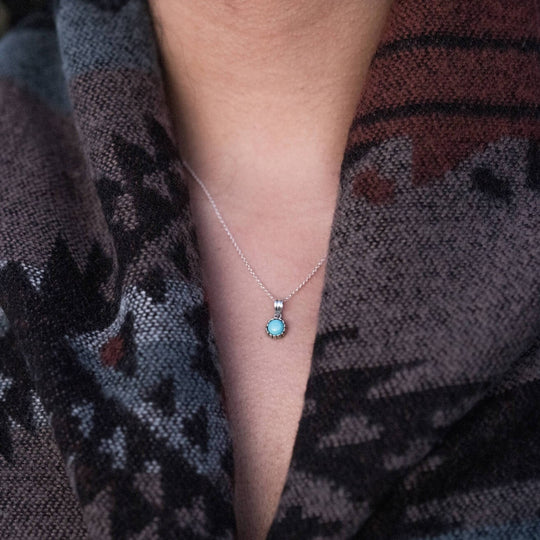 Radiante: Turquoise Heartstone Pendant