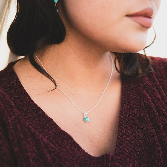 Radiante: Turquoise Heartstone Pendant