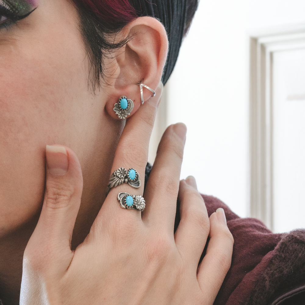 Radiante: Turquoise Leaf Studs & Helix Ring Set