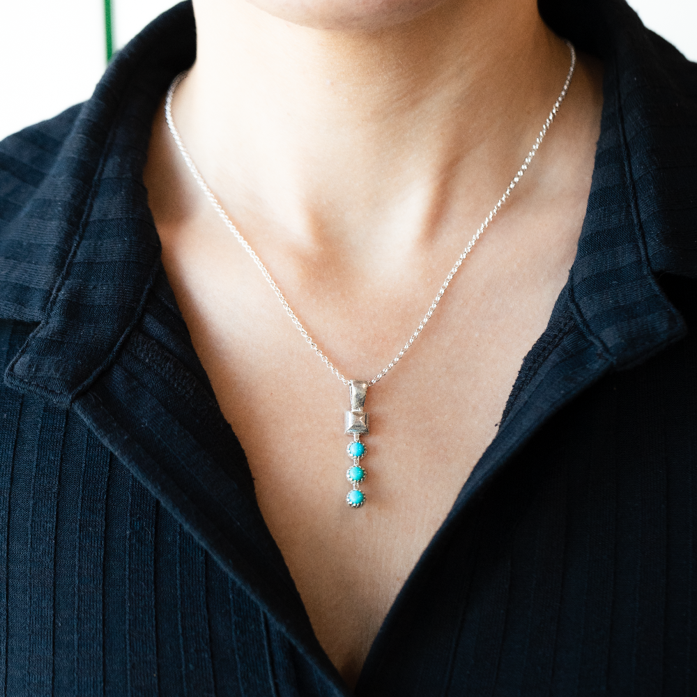 Radiante: Turquoise Maize Pendant